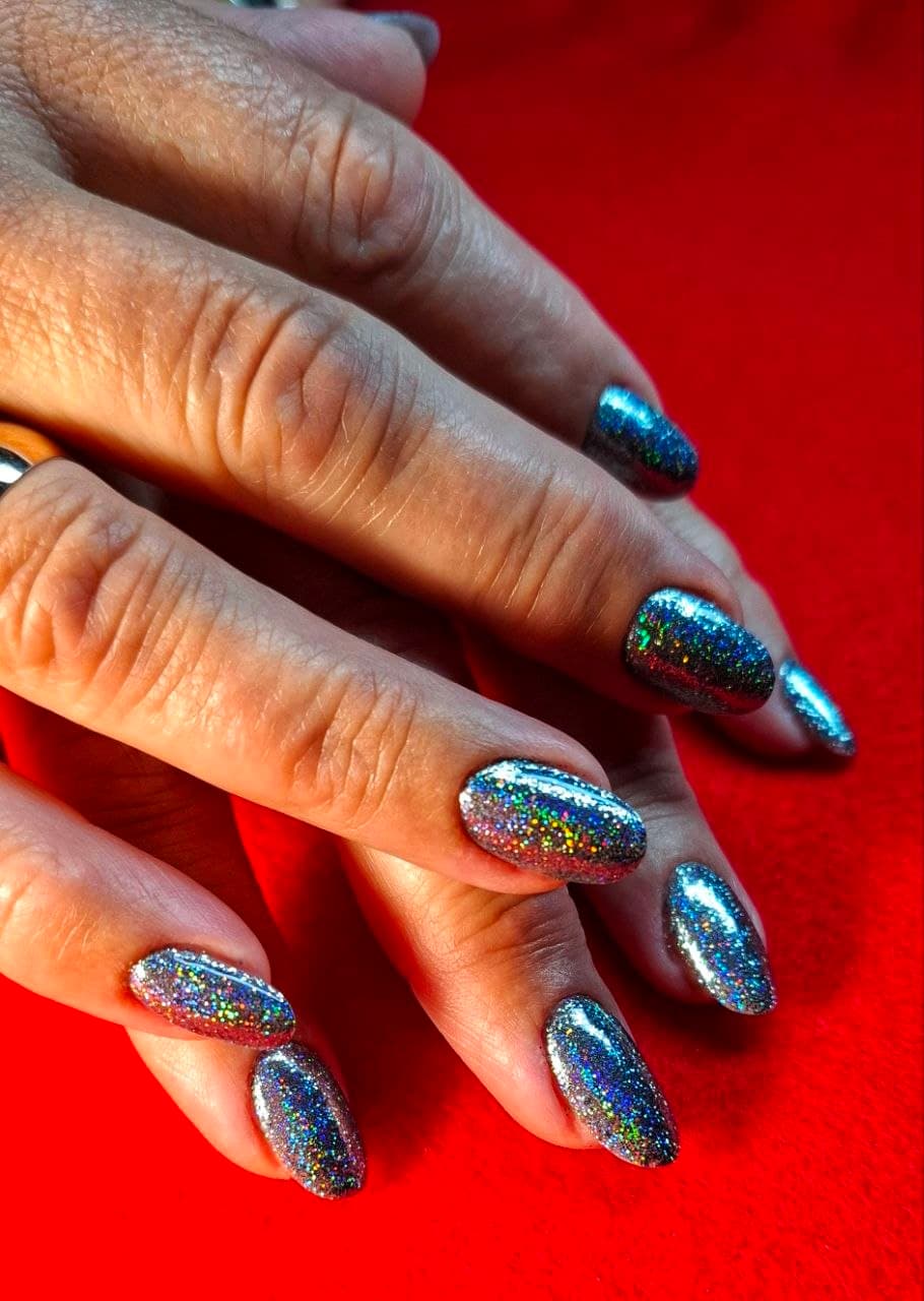 Блёстки и фольгирование — пример работы в салоне Дизайн, Ставрополь