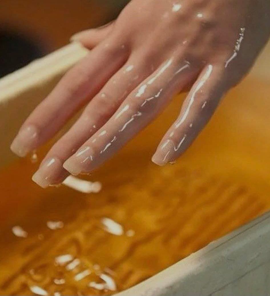 Парафинотерапия для рук — пример работы в салоне Уход, Ставрополь