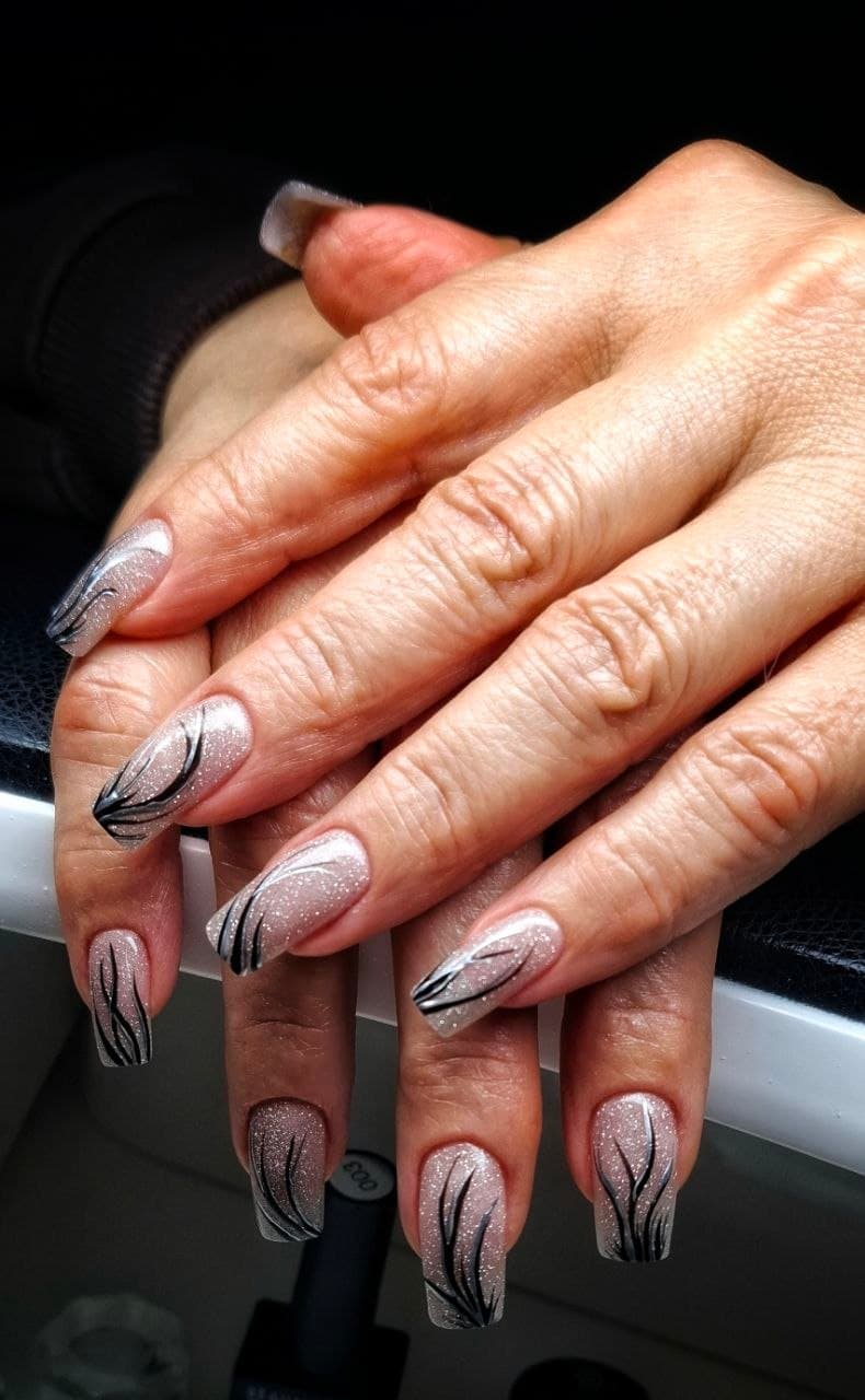 Рисунок на ногтях — пример работы в салоне Дизайн, Ставрополь